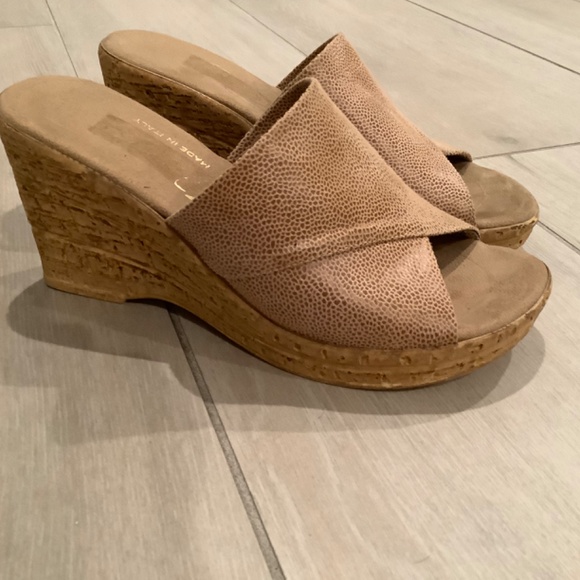 Made in Italy tan wedge sandals - Picture 2 of 6